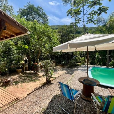 Casa Residencial com 80m², 3 quartos, 4 garagens, no bairro Campeche em Florianópolis