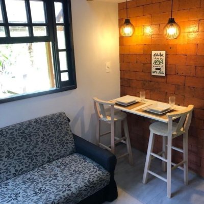 Casa Residencial com 80m², 3 quartos, 4 garagens, no bairro Campeche em Florianópolis