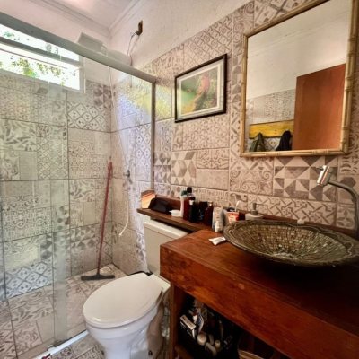 Casa Residencial com 80m², 3 quartos, 4 garagens, no bairro Campeche em Florianópolis