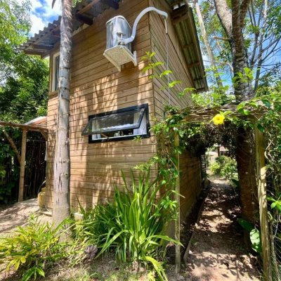 Casa Residencial com 80m², 3 quartos, 4 garagens, no bairro Campeche em Florianópolis