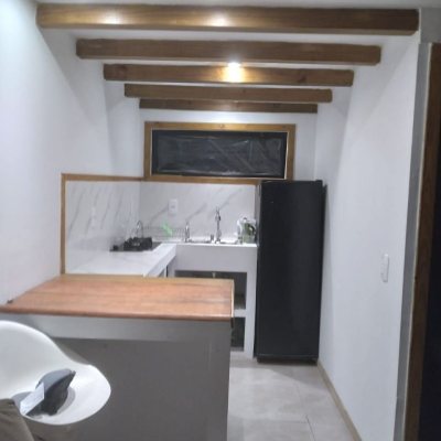 Casa Residencial com 80m², 3 quartos, 4 garagens, no bairro Campeche em Florianópolis