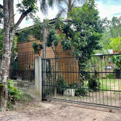 Casa Residencial com 80m², 3 quartos, 4 garagens, no bairro Campeche em Florianópolis