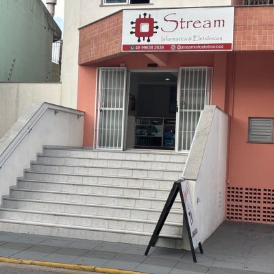 Loja com 39m², no bairro Barreiros em São José