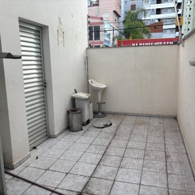 Loja com 39m², no bairro Barreiros em São José