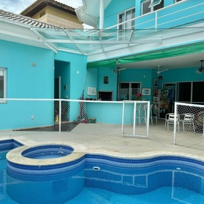 Casa Residencial com 269m², 3 quartos, 2 suítes, 6 garagens, no bairro Jurerê em Florianópolis