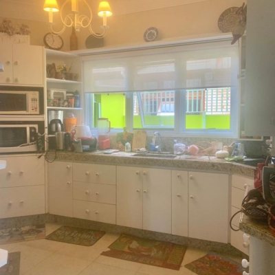 Casa Residencial com 269m², 3 quartos, 2 suítes, 6 garagens, no bairro Jurerê em Florianópolis