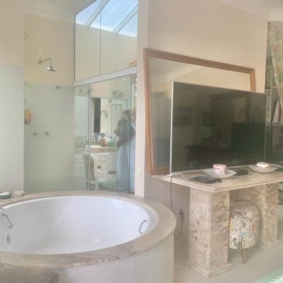 Casa Residencial com 269m², 3 quartos, 2 suítes, 6 garagens, no bairro Jurerê em Florianópolis