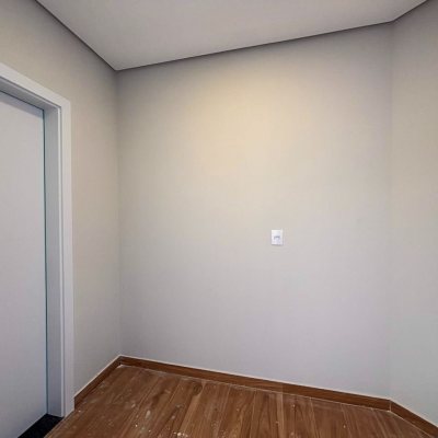 Sobrado Residencial com 157m², 3 quartos, 1 suíte, 1 garagem, no bairro São João Do Rio Vermelho em Florianópolis