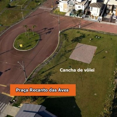 Sobrado Residencial com 177m², 3 quartos, 3 suítes, 2 garagens, no bairro São João Do Rio Vermelho em Florianópolis