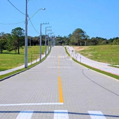 Sobrado Residencial com 120m², 2 quartos, 2 suítes, 2 garagens, no bairro São João Do Rio Vermelho em Florianópolis