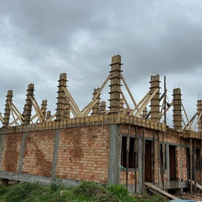 Sobrado Residencial com 154m², 3 quartos, 1 suíte, 2 garagens, no bairro São João Do Rio Vermelho em Florianópolis