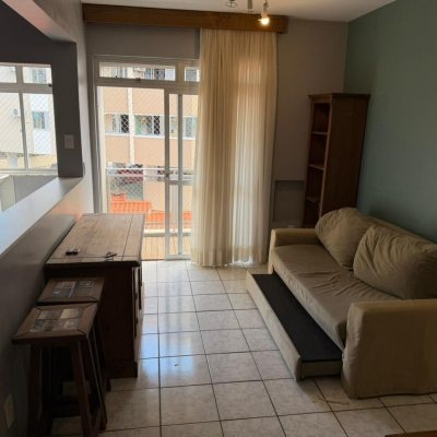 Apartamentos com 43m², 1 quarto, 1 garagem, no bairro Carvoeira em Florianópolis