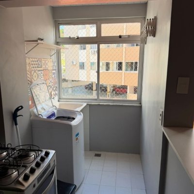 Apartamentos com 43m², 1 quarto, 1 garagem, no bairro Carvoeira em Florianópolis