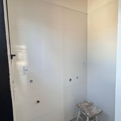 Casa Residencial com 60m², 2 quartos, 1 suíte, 2 garagens, no bairro São João Do Rio Vermelho em Florianópolis