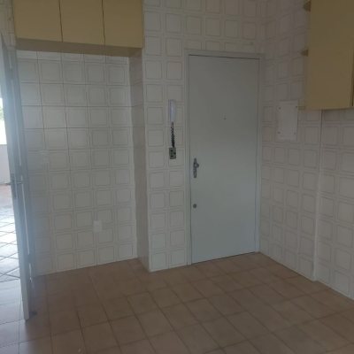 Apartamentos com 101m², 3 quartos, 1 suíte, 1 garagem, no bairro Carvoeira em Florianópolis