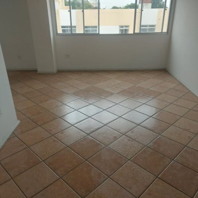 Apartamentos com 101m², 3 quartos, 1 suíte, 1 garagem, no bairro Carvoeira em Florianópolis