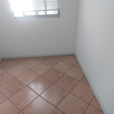Apartamentos com 101m², 3 quartos, 1 suíte, 1 garagem, no bairro Carvoeira em Florianópolis