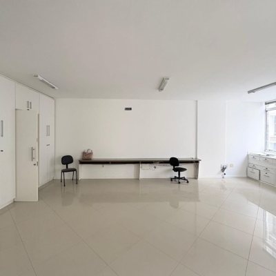 Sala com 71m², no bairro Centro em Florianópolis