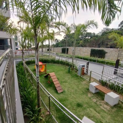 Apartamentos com 176m², 3 quartos (sendo 3 suítes), 3 garagens, no bairro Cacupé em Florianópolis