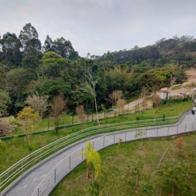 Apartamentos com 176m², 3 quartos (sendo 3 suítes), 3 garagens, no bairro Cacupé em Florianópolis