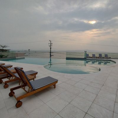 Apartamentos com 176m², 3 quartos (sendo 3 suítes), 3 garagens, no bairro Cacupé em Florianópolis