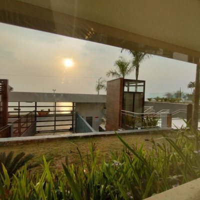 Apartamentos com 176m², 3 quartos (sendo 3 suítes), 3 garagens, no bairro Cacupé em Florianópolis