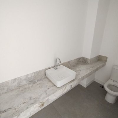 Apartamentos com 176m², 3 quartos (sendo 3 suítes), 3 garagens, no bairro Cacupé em Florianópolis