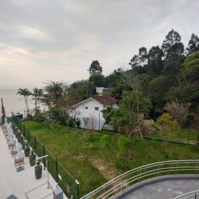 Apartamentos com 176m², 3 quartos (sendo 3 suítes), 3 garagens, no bairro Cacupé em Florianópolis