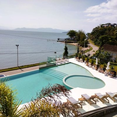 Apartamentos com 176m², 3 quartos (sendo 3 suítes), 3 garagens, no bairro Cacupé em Florianópolis