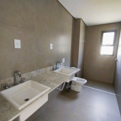 Apartamentos com 176m², 3 quartos (sendo 3 suítes), 3 garagens, no bairro Cacupé em Florianópolis