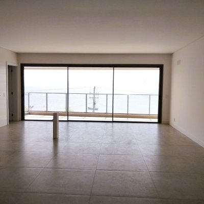 Apartamentos com 176m², 3 quartos (sendo 3 suítes), 3 garagens, no bairro Cacupé em Florianópolis