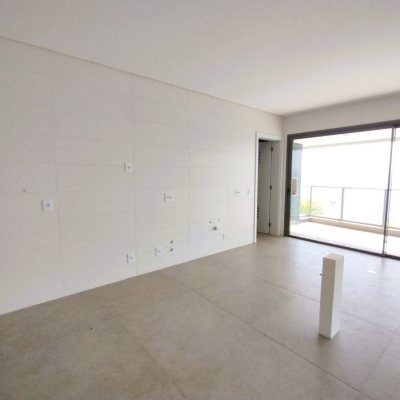 Apartamentos com 176m², 3 quartos (sendo 3 suítes), 3 garagens, no bairro Cacupé em Florianópolis