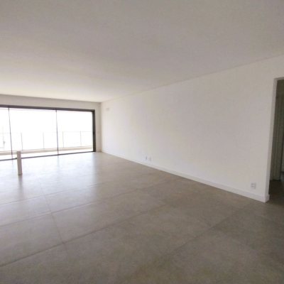Apartamentos com 176m², 3 quartos (sendo 3 suítes), 3 garagens, no bairro Cacupé em Florianópolis
