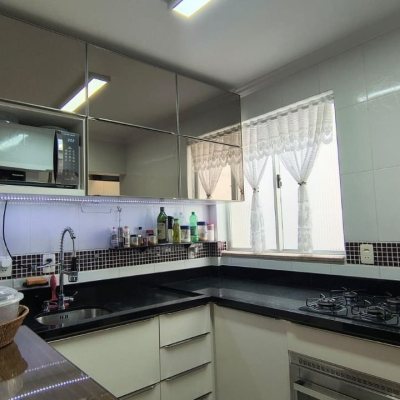 Apartamentos com 74m², 3 quartos, 1 garagem, no bairro Capoeiras em Florianópolis