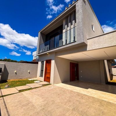 Sobrado Residencial com 156m², 3 quartos, 1 suíte, 1 garagem, no bairro São João Do Rio Vermelho em Florianópolis