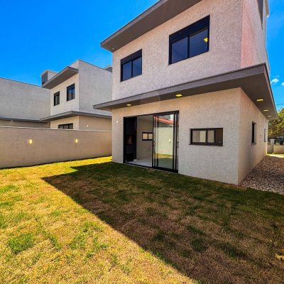 Sobrado Residencial com 156m², 3 quartos, 1 suíte, 1 garagem, no bairro São João Do Rio Vermelho em Florianópolis