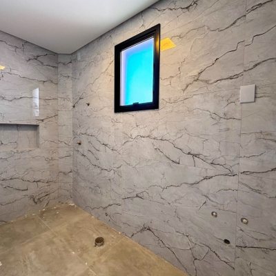 Sobrado Residencial com 156m², 3 quartos, 1 suíte, 1 garagem, no bairro São João Do Rio Vermelho em Florianópolis