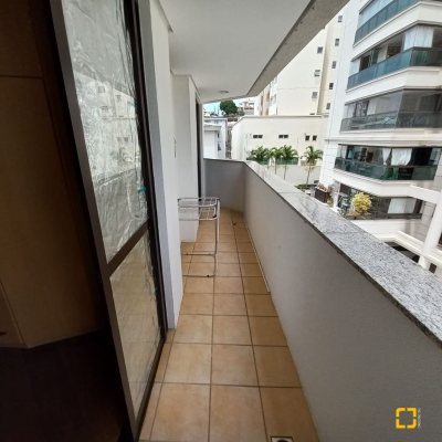 Apartamentos com 108m², 3 quartos, 1 suíte, 1 garagem, no bairro Balneário em Florianópolis