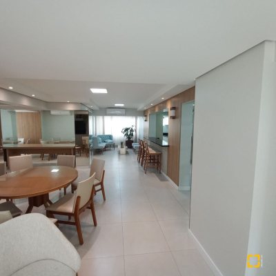 Apartamentos com 108m², 3 quartos, 1 suíte, 1 garagem, no bairro Balneário em Florianópolis