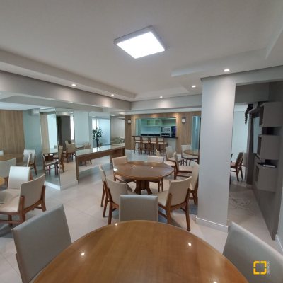 Apartamentos com 108m², 3 quartos, 1 suíte, 1 garagem, no bairro Balneário em Florianópolis