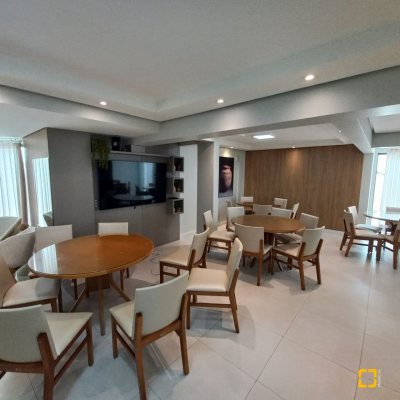 Apartamentos com 108m², 3 quartos, 1 suíte, 1 garagem, no bairro Balneário em Florianópolis