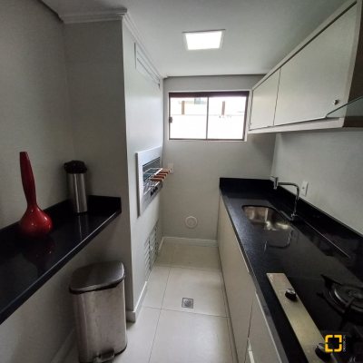 Apartamentos com 108m², 3 quartos, 1 suíte, 1 garagem, no bairro Balneário em Florianópolis