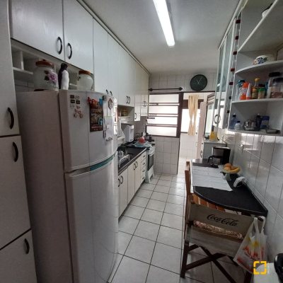 Apartamentos com 108m², 3 quartos, 1 suíte, 1 garagem, no bairro Balneário em Florianópolis