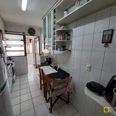 Apartamentos com 108m², 3 quartos, 1 suíte, 1 garagem, no bairro Balneário em Florianópolis