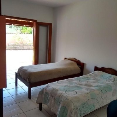 Casa Residencial com 195m², 4 quartos, 2 suítes, 6 garagens, no bairro Ingleses em Florianópolis