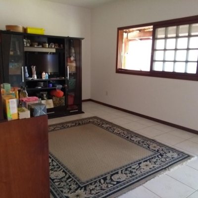 Casa Residencial com 195m², 4 quartos, 2 suítes, 6 garagens, no bairro Ingleses em Florianópolis