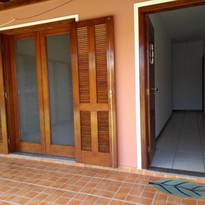 Casa Residencial com 195m², 4 quartos, 2 suítes, 6 garagens, no bairro Ingleses em Florianópolis