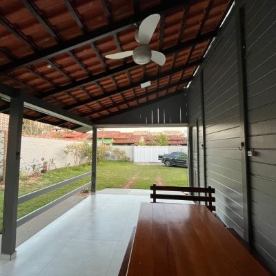 Casa Residencial com 150m², 3 quartos (sendo 1 suíte), 2 garagens, no bairro Ingleses do Rio Vermelho em Florianópolis
