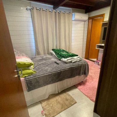 Casa Residencial com 150m², 3 quartos (sendo 1 suíte), 2 garagens, no bairro Ingleses do Rio Vermelho em Florianópolis