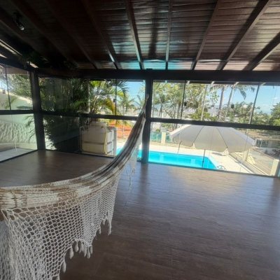 Casa Residencial com 240m², 5 quartos (sendo 1 suíte), 3 garagens, no bairro Abraão em Florianópolis